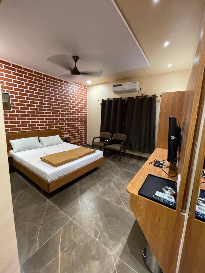 Hotel Vardhan Silvassa Exterior foto
