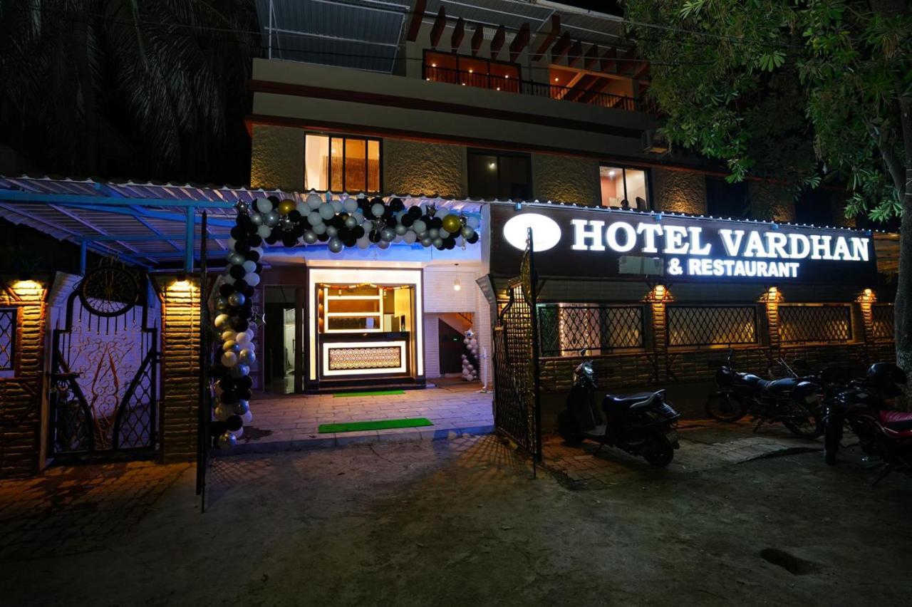 Hotel Vardhan Silvassa Exterior foto